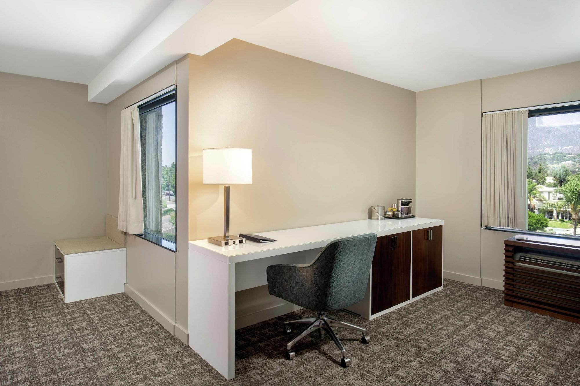 Hotel Doubletree By Hilton Monrovia - Pasadena Area Extérieur photo